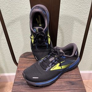 Men’s 9.5 Brooks Adrenaline GTS 22